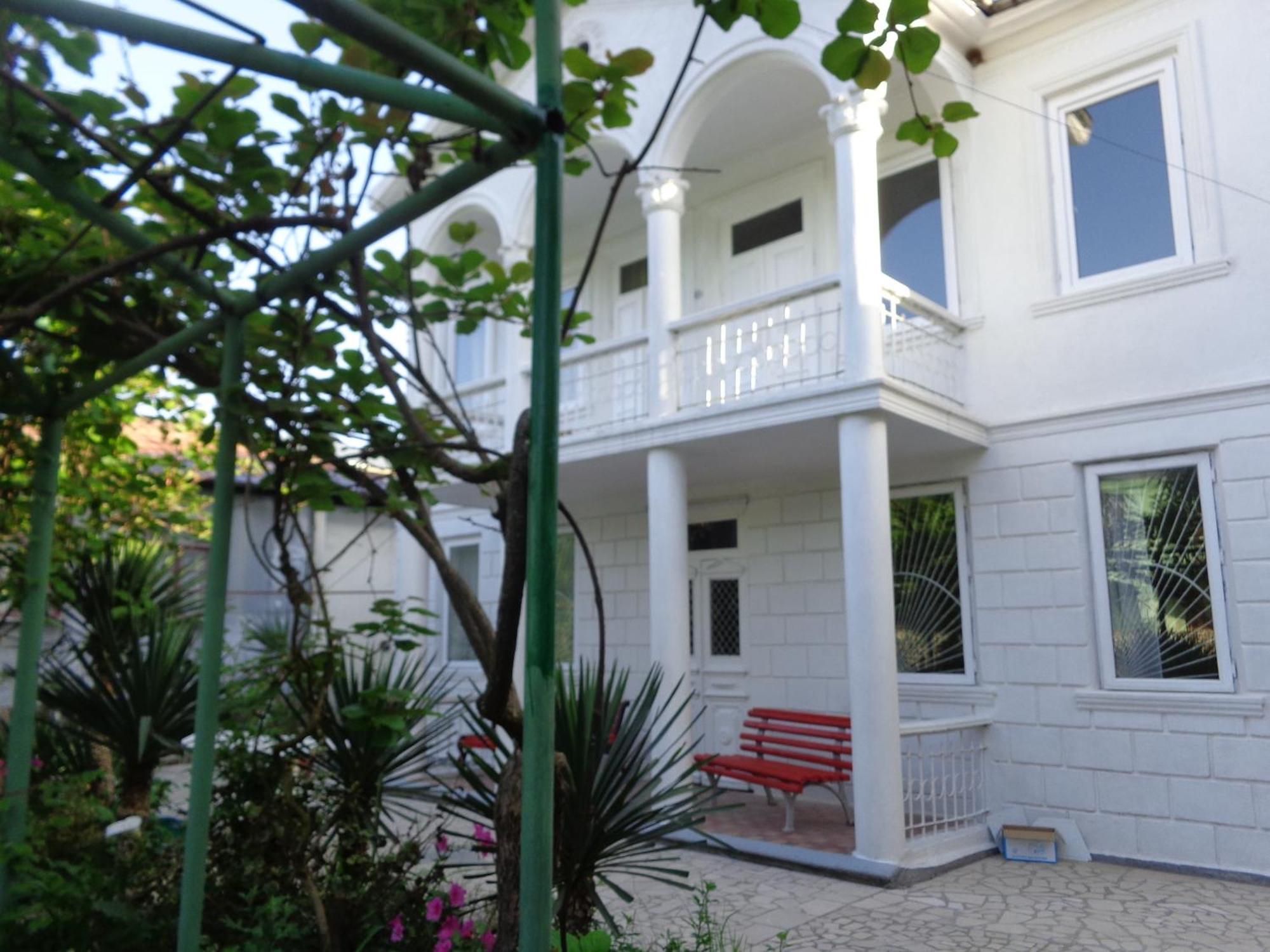 White Guest House Batumi Habitación foto