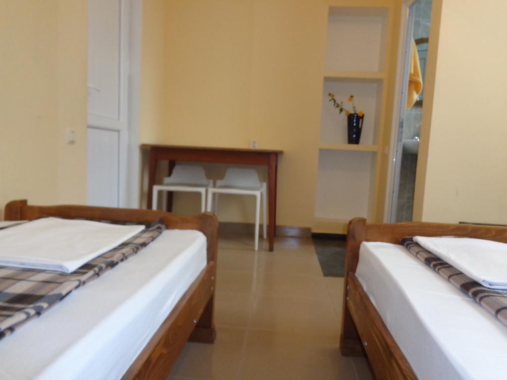 White Guest House Batumi Habitación foto
