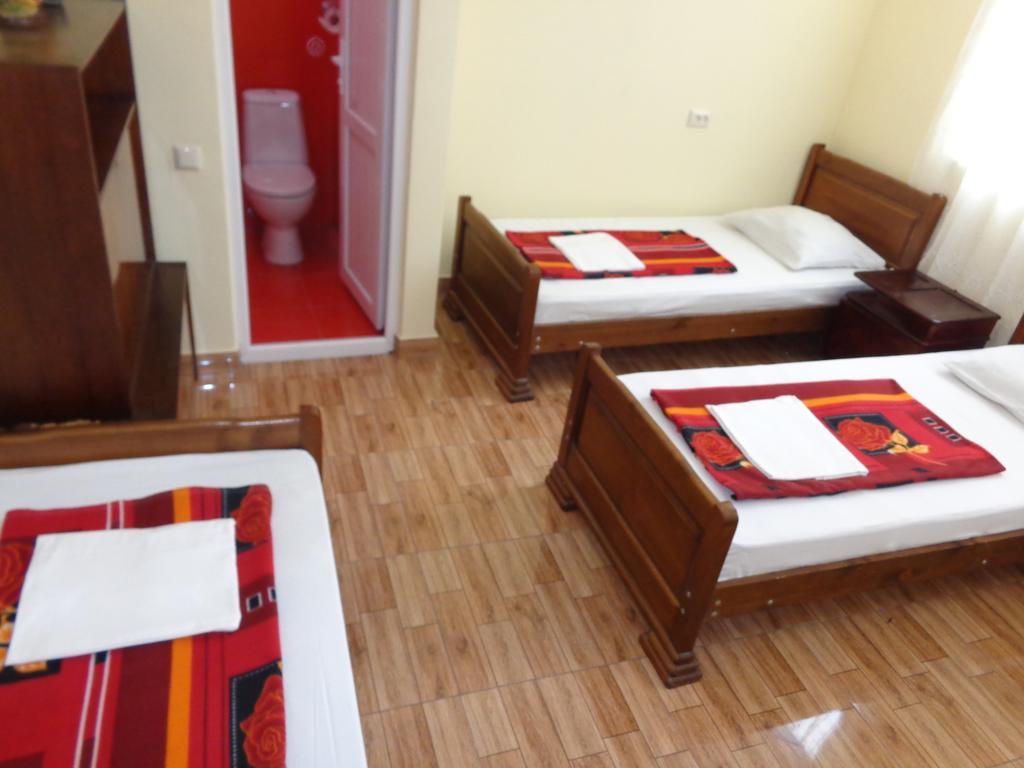 White Guest House Batumi Habitación foto