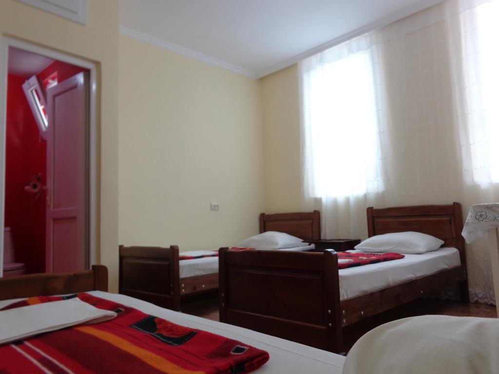 White Guest House Batumi Habitación foto