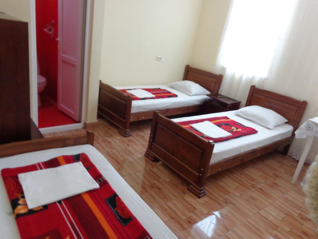 White Guest House Batumi Habitación foto